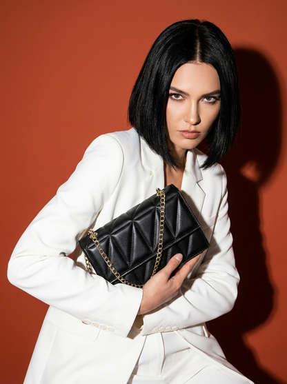 Bolso Bandolera Capitoné con Cadena — Piel Vegana Premium